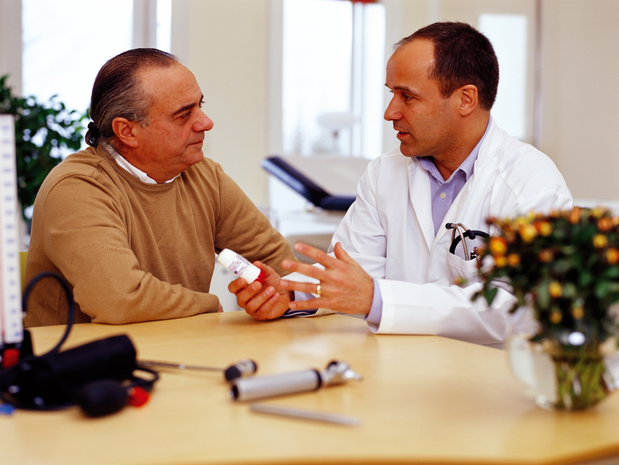 Doctor con paciente